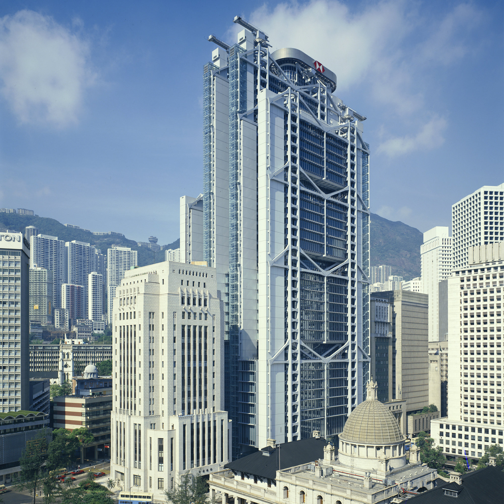 Hsbc Projects Foster + Partners: Leading the Future of Neuroarchitecture in Design